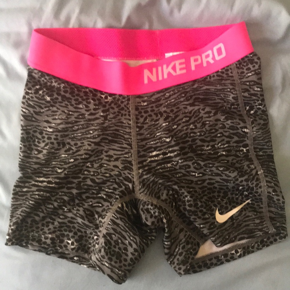 Nike pro cheetah print size medium youth